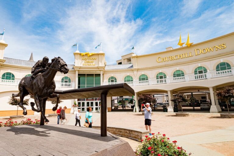 Churchill Downs : pourquoi Stifel évoque des options de M&A pour le groupe