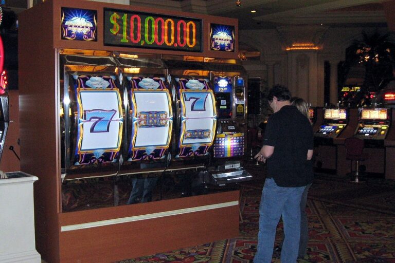 Red Tiger relance les 7 chanceux avec 777 Lucky Strike